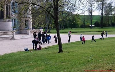 Cinquante bénévoles ont accueilli un millier de personnes, ce dimanche, dans le parc du château de Thillombois, à l’occasion de la chasse aux trésors organisée par Connaissance de la Meuse.