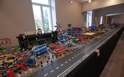 Record : sa fête foraine en Lego entre au Guinness Book Stéphane Grosmangin a utilisé un million de pièces pour un décor qui atteint les 30,66 m² !