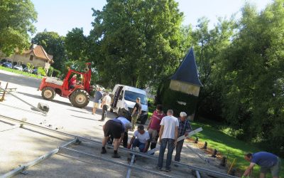 À Thillombois, les bénévoles de Connaissance de la Meuse sont déjà à pied d’œuvre pour tout installer