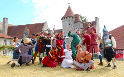 La troupe de passionnés « L’ost du Lapin Noir » vous accueillera dans son campement médiéval.